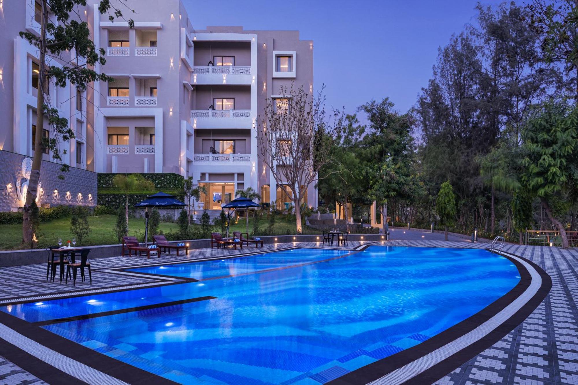 Essentia Luxury Resort & Spa Udaipur Eksteriør billede