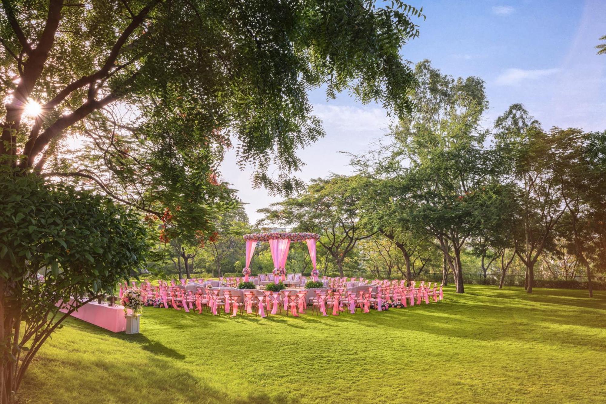 Essentia Luxury Resort & Spa Udaipur Eksteriør billede