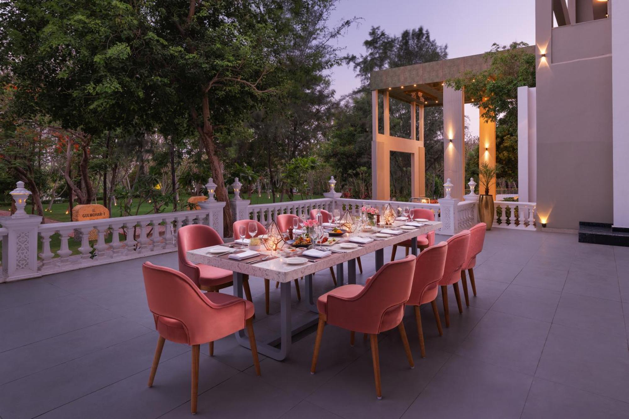 Essentia Luxury Resort & Spa Udaipur Eksteriør billede