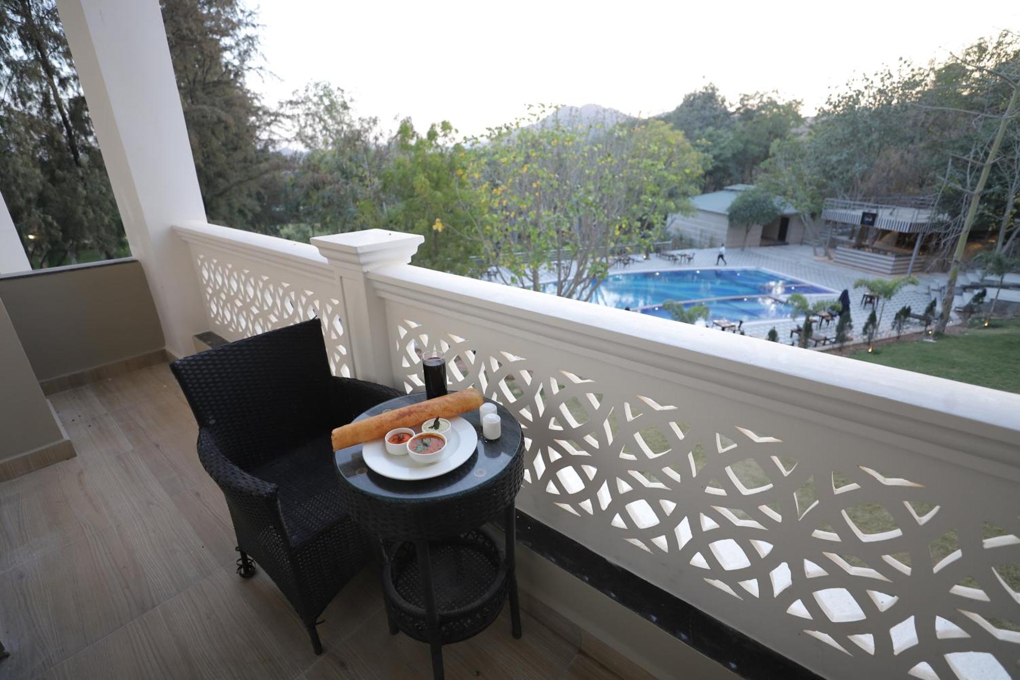 Essentia Luxury Resort & Spa Udaipur Eksteriør billede
