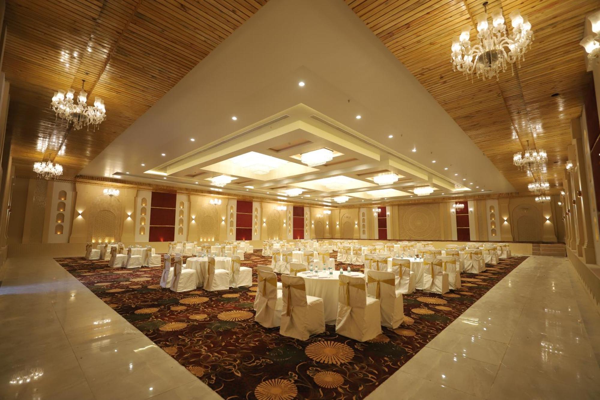 Essentia Luxury Resort & Spa Udaipur Eksteriør billede