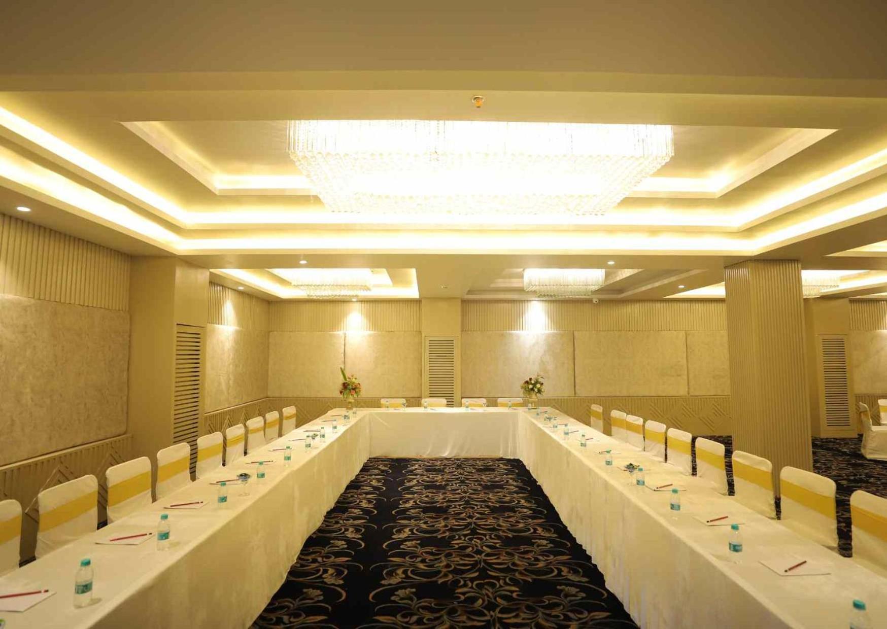 Essentia Luxury Resort & Spa Udaipur Eksteriør billede